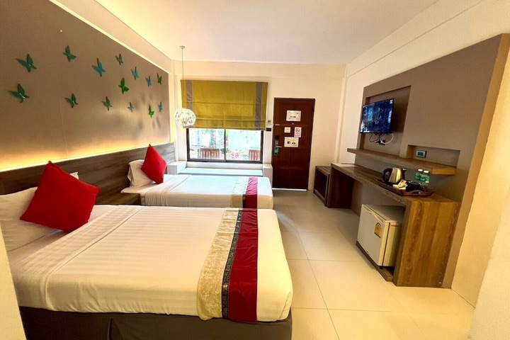 Room 25 of 100
