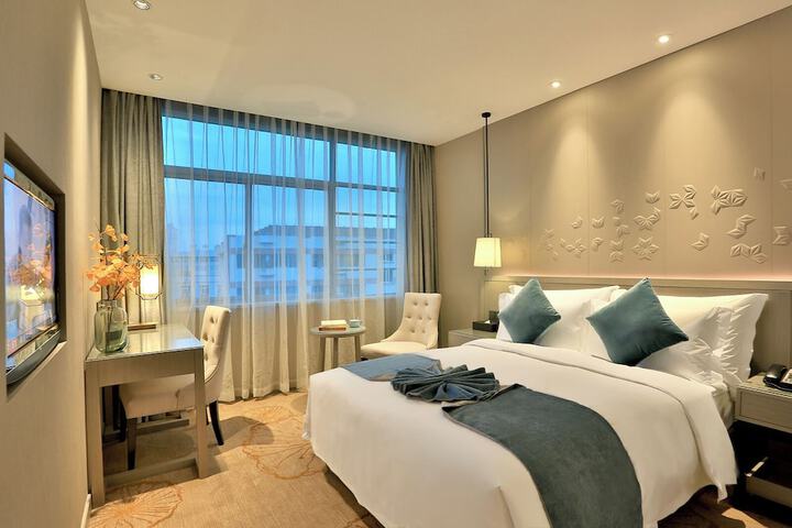 Room 27 of 100