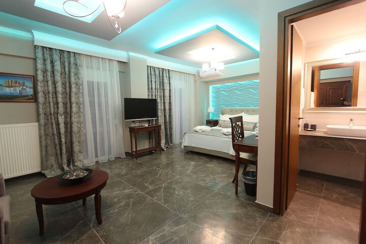 Room 42 of 85