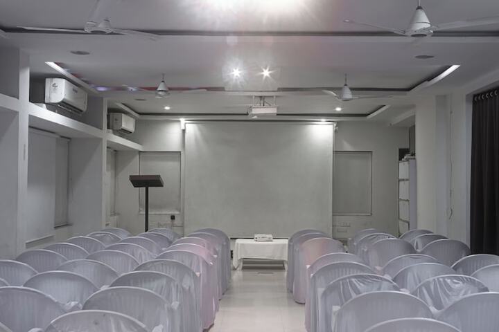 Ballroom/Hall 80 of 94