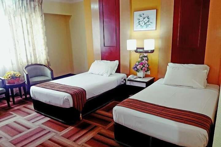 Room 15 of 48