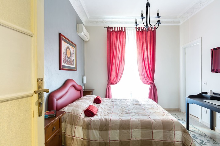 Room 6 of 37