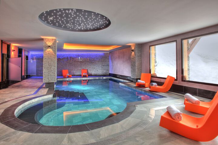 Pool Hotel