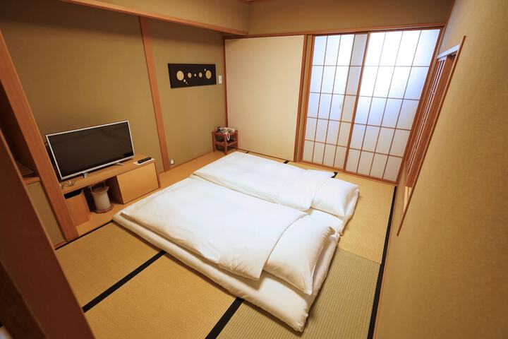 Room 15 of 64