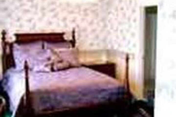 Room 8 of 19