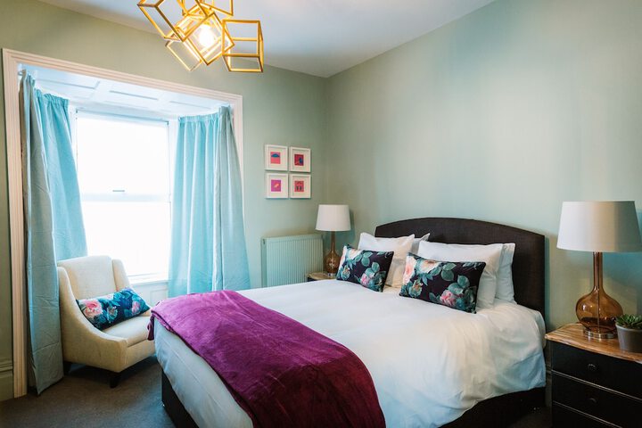 Room 12 of 28