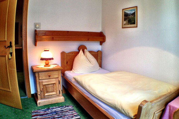 Room 4 of 50