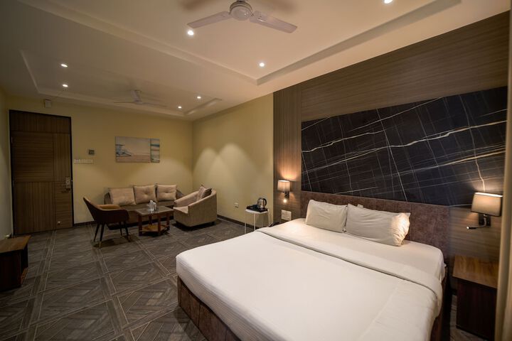 Room 25 of 59