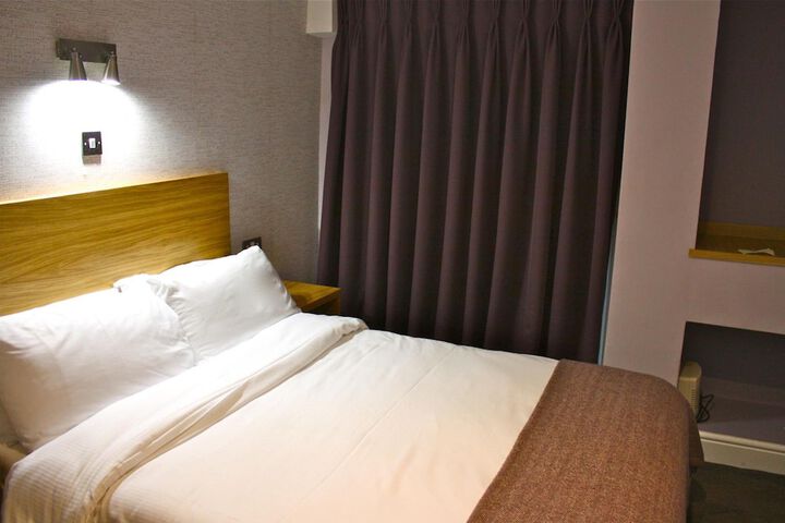 Room 9 of 41