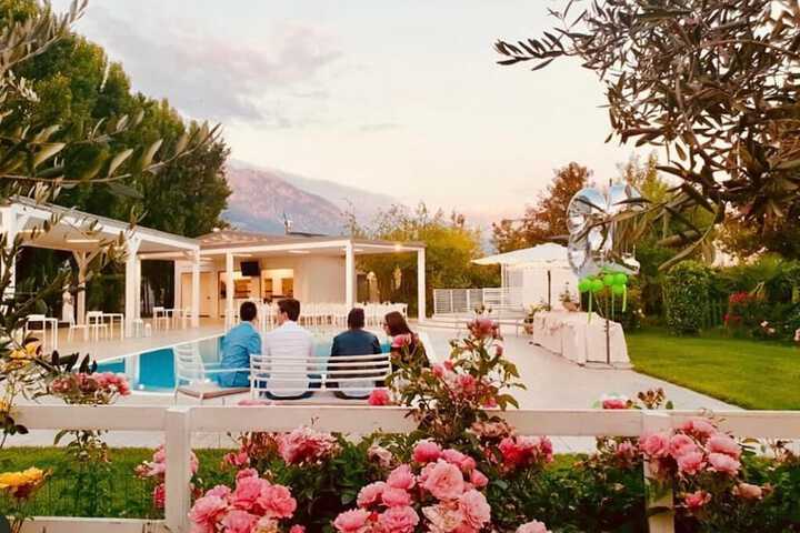 Hotel with Pool
