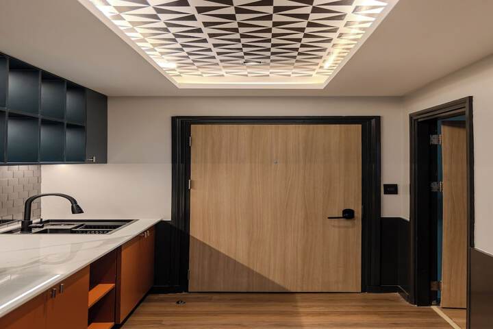 Room 33 of 113