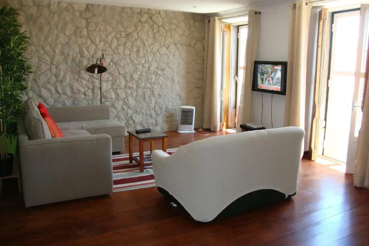 Room 2 of 11