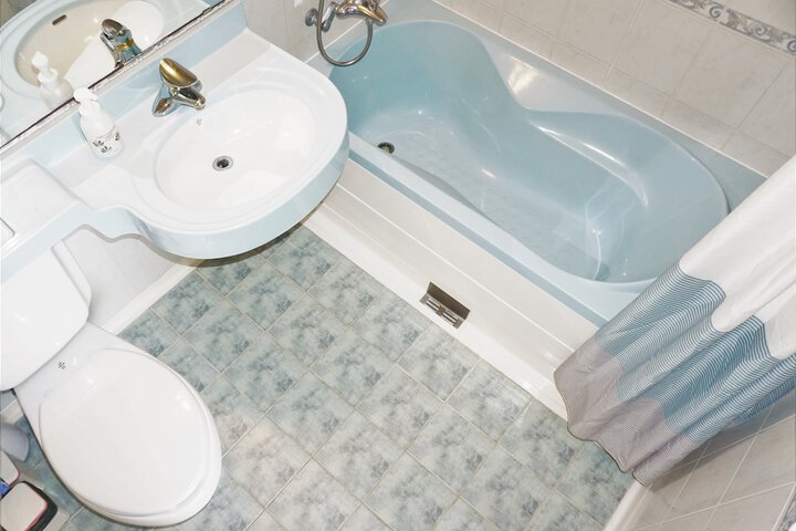 Room 53 of 82
