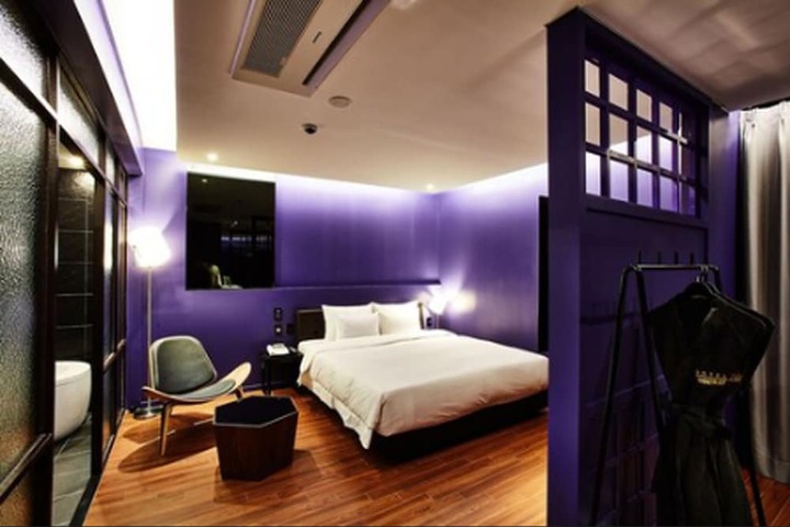 Room 18 of 87