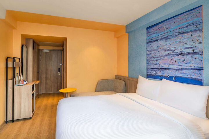 Room 15 of 72