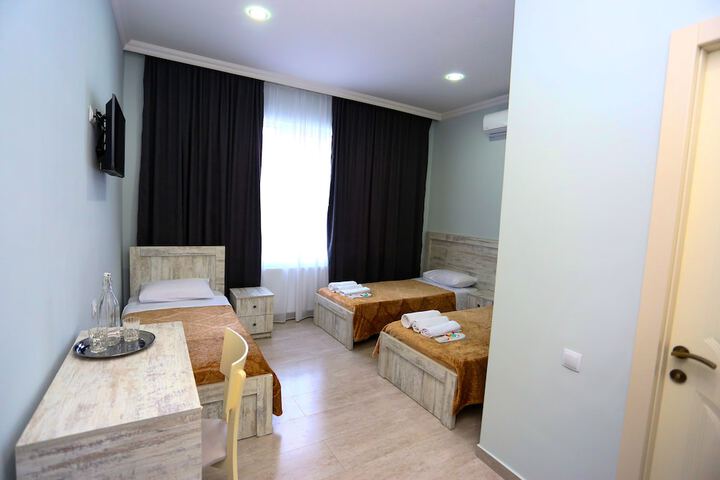 Room 16 of 34