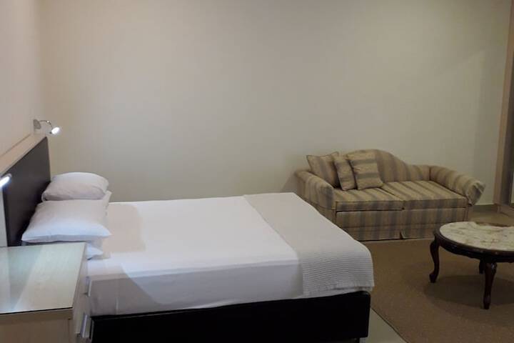 Room 27 of 69