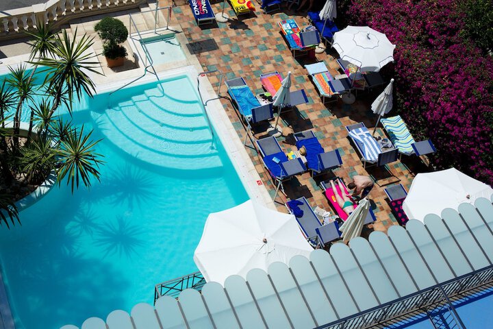 Sundeck 75 of 86