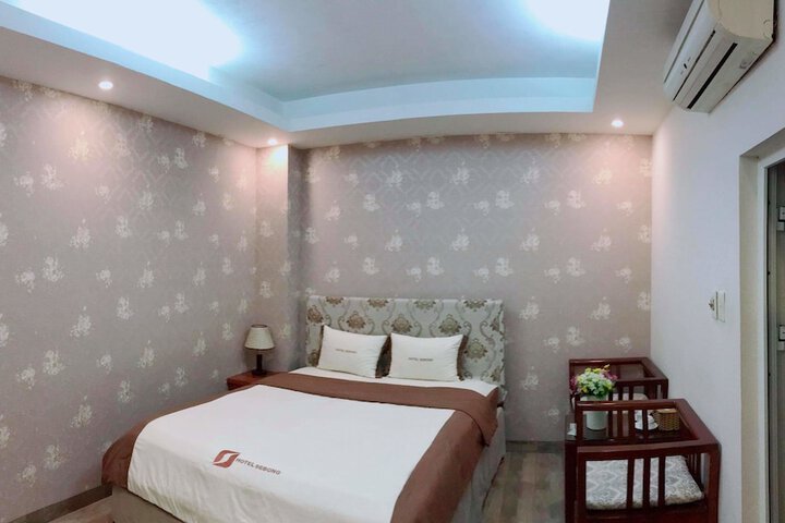 Room 13 of 28