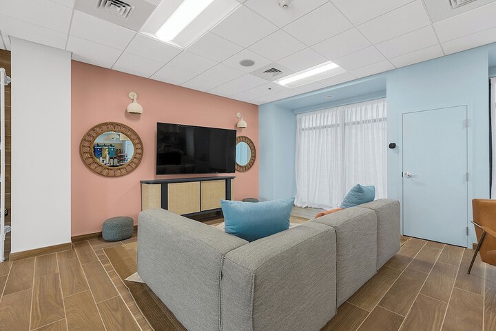 Lobby lounge