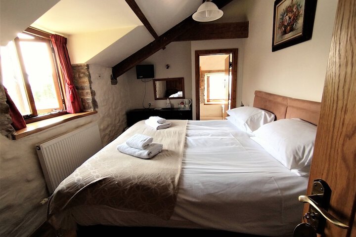 Room 14 of 30