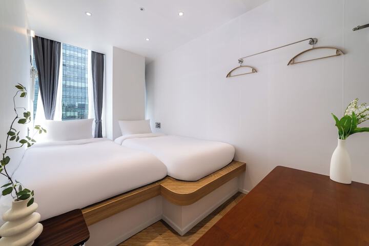 Room 44 of 130