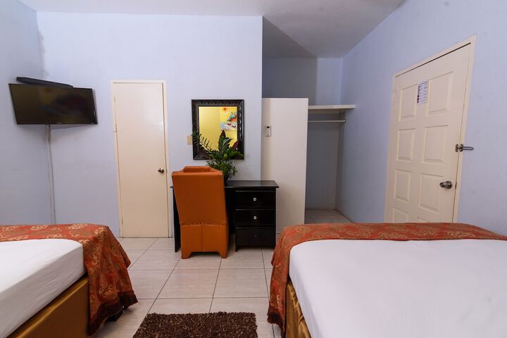 Room 16 of 39