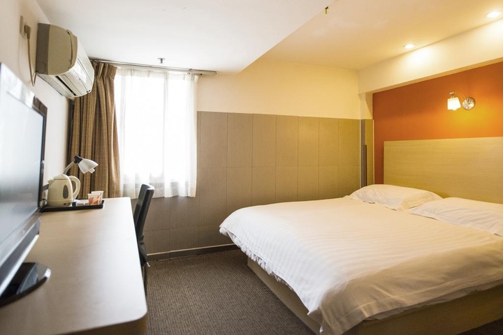 Room 15 of 17