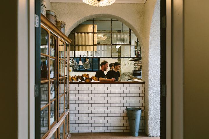 Dining 51 of 61