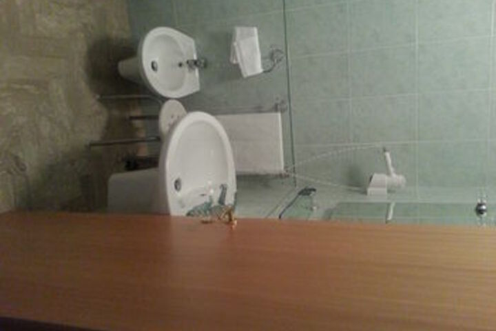 Room 6 of 33