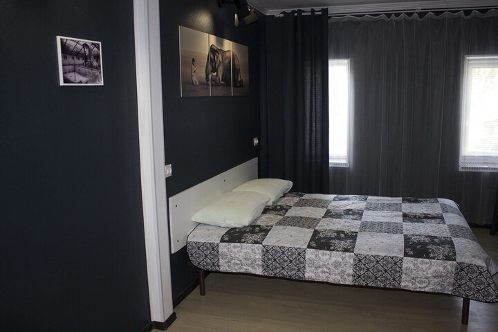 Room 11 of 38