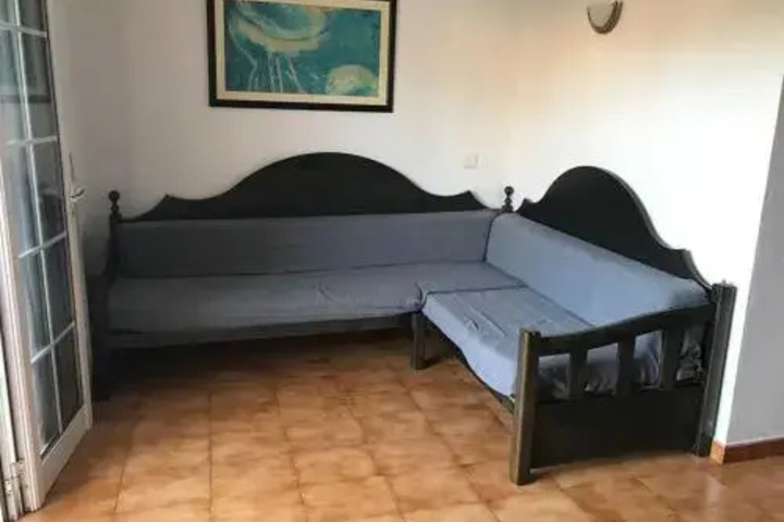 Room 4 of 13