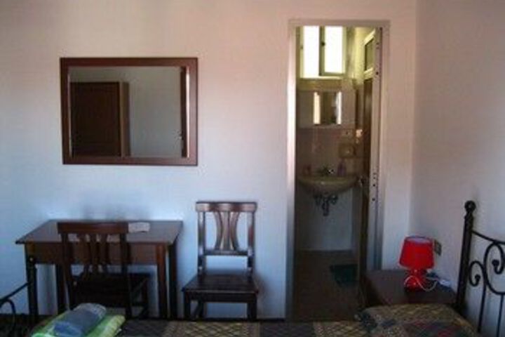 Room 5 of 30