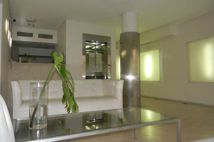Hotel Interior 4 of 38