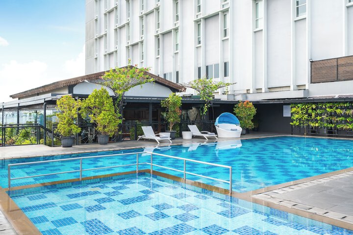Pool 8 of 25