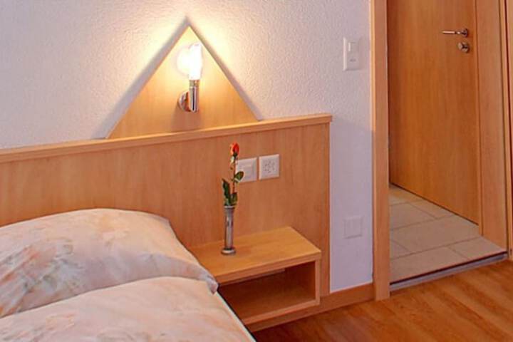 Room 9 of 79