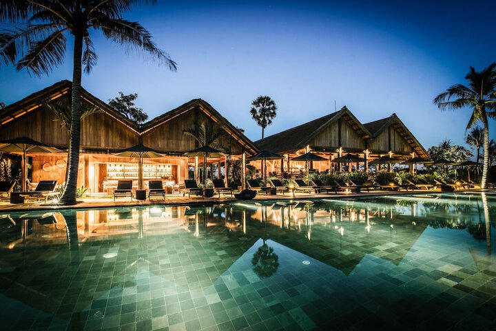 Pools & Facilities