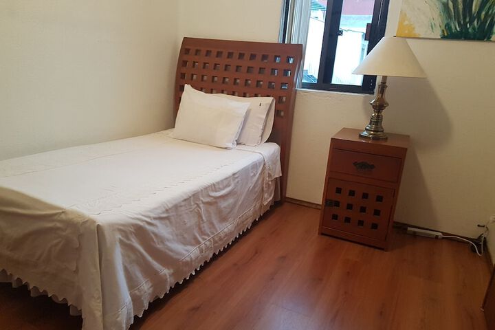 Room 6 of 13