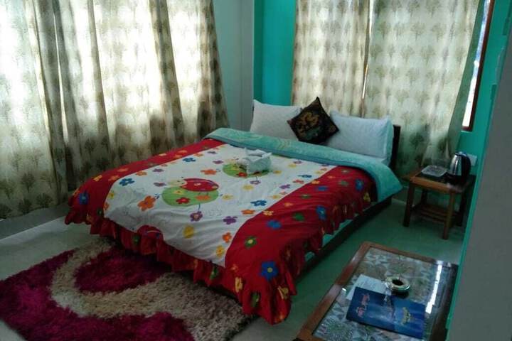 Room 8 of 11