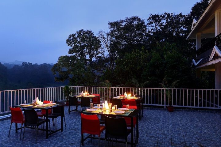 Dining Photos