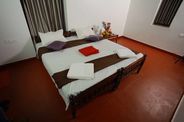 Room 11 of 15