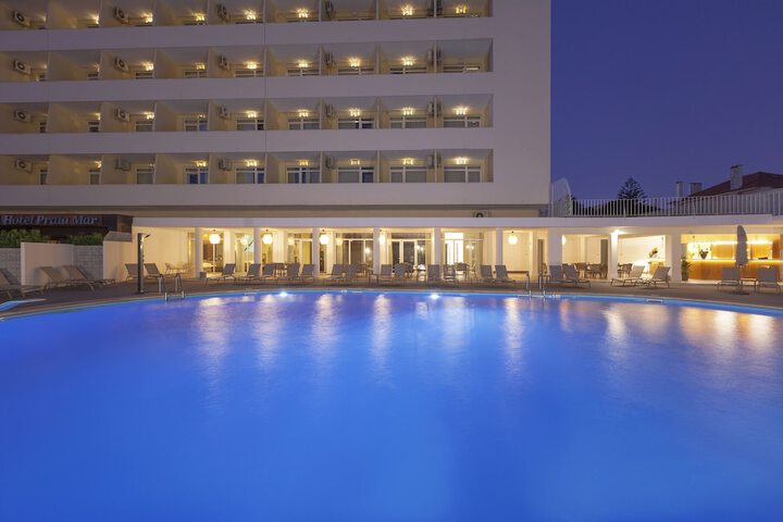 Hotel Pool