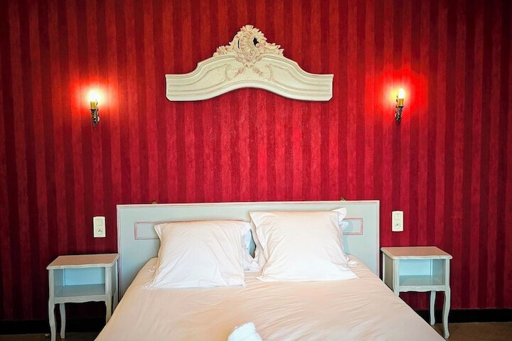 Room 27 of 89