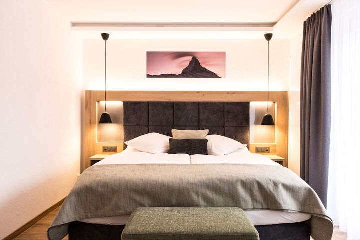 Room 25 of 142
