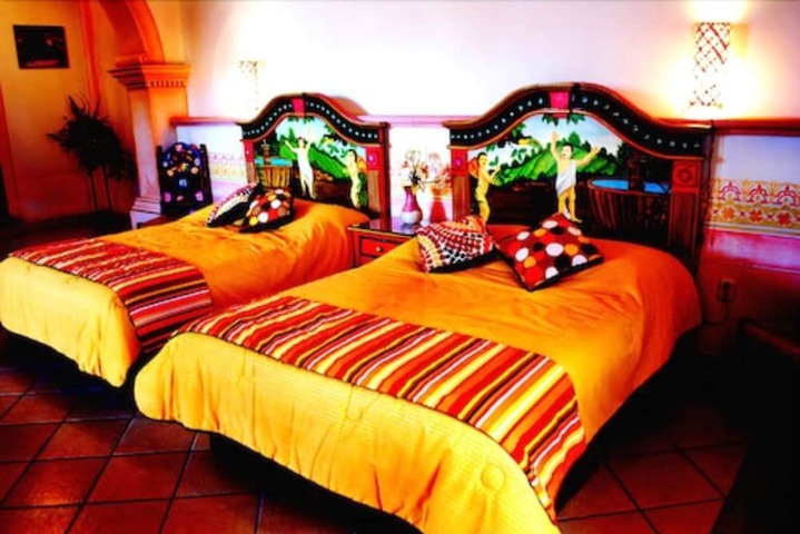 Room 8 of 22