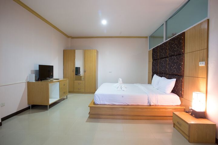 Room 9 of 23