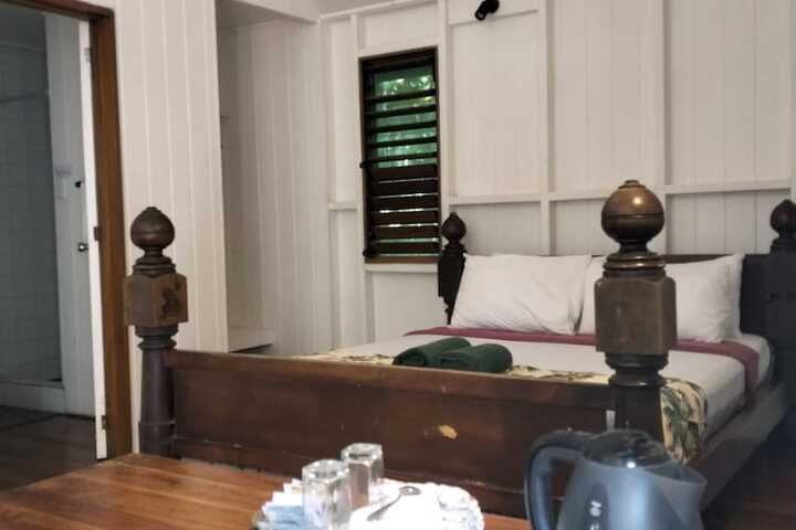 Room 13 of 195
