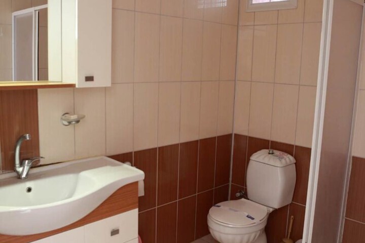 Room 15 of 19
