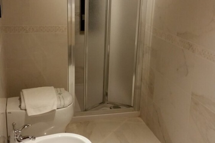 Room 44 of 65