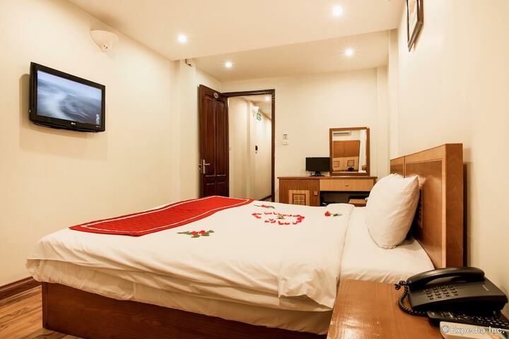 Room 6 of 35